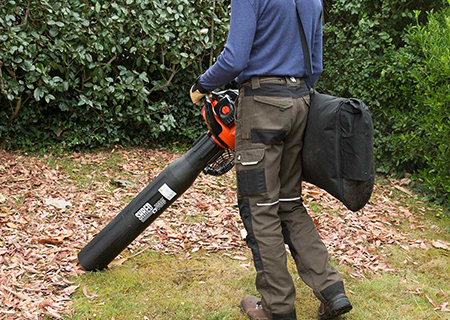 Efficient Yard Cleanup: Using Power Blowers and Vacuums in Summer